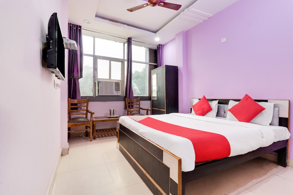 Capital O 44672 Crown Palace, Faizabad Road, Lucknow