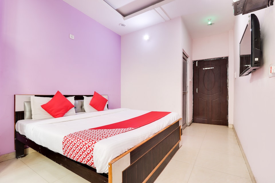 Capital O 44672 Crown Palace, Faizabad Road, Lucknow