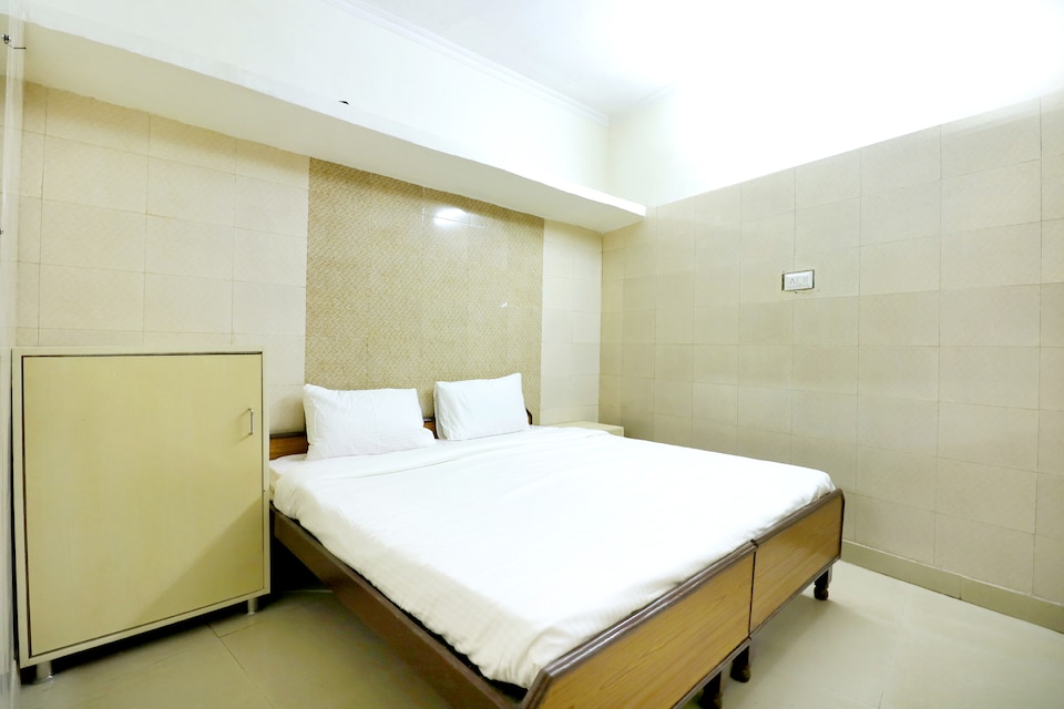 SPOT ON Hotel Samrat, South Chandigarh, Chandigarh