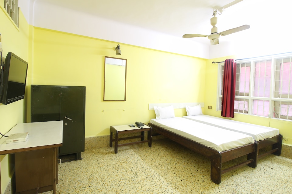 SPOT ON 44688 Hotel Moti Mahal, Shivaji Nagar  Pune, Pune