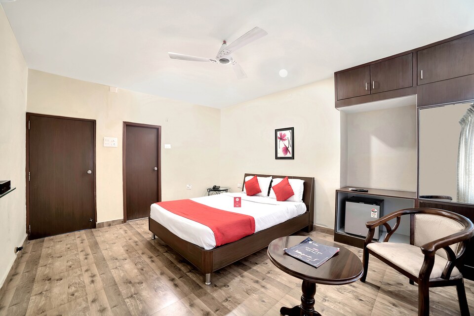 OYO Hotel Manar Luxury Suites Near Birla Mandir, Nampally-II, Hyderabad