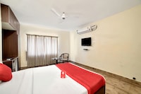 OYO Hotel Manar Luxury Suites Near Birla Mandir