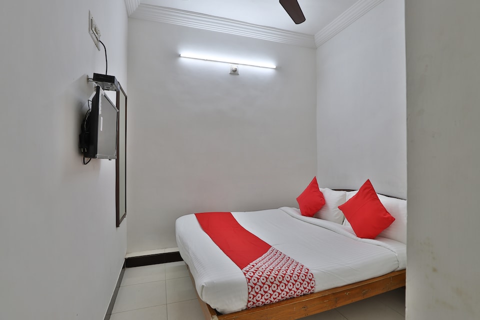OYO 44780 Hotel Visamo, SG Highway Ahmedabad, Ahmedabad
