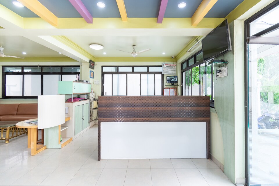 OYO 44784 Hotel Pushkaraj, Ahmednagar, Ahmednagar