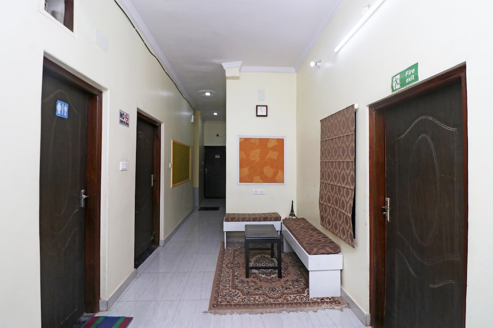OYO 44791 Holy Home Stay, Cantonment, Varanasi