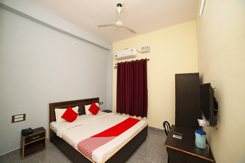 OYO 44792 Maharani Hotel, Tanakpur City, टनकपुर