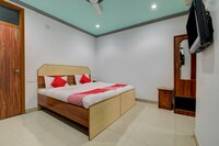 OYO Flagship Hotel Sunraj 