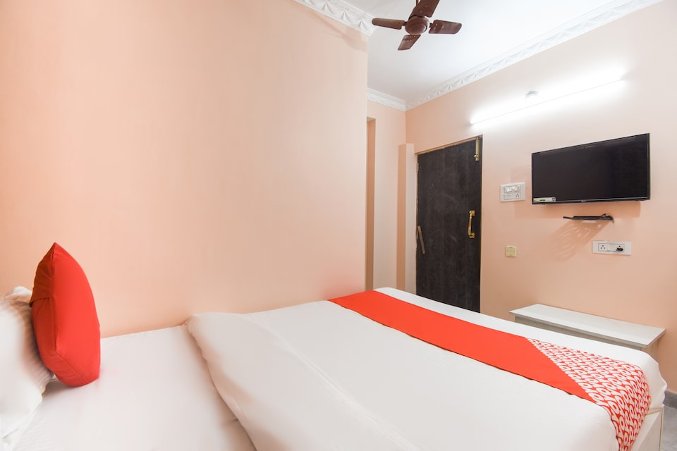 OYO 44801 Buddies Adda, Ruby Hospital Kolkata, Kolkata