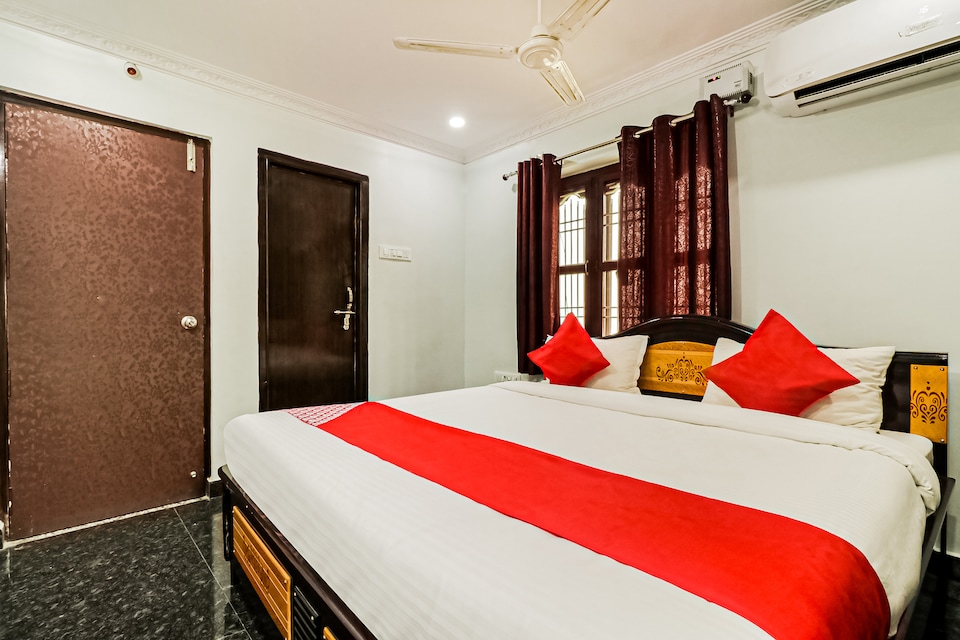 OYO 44814 Sri Nest, MG Road Vijayawada, Vijayawada