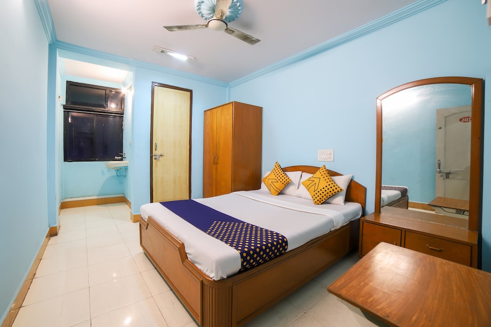 SPOT ON 44817 Sri Ram Guest House, Mehsana, Mehsana