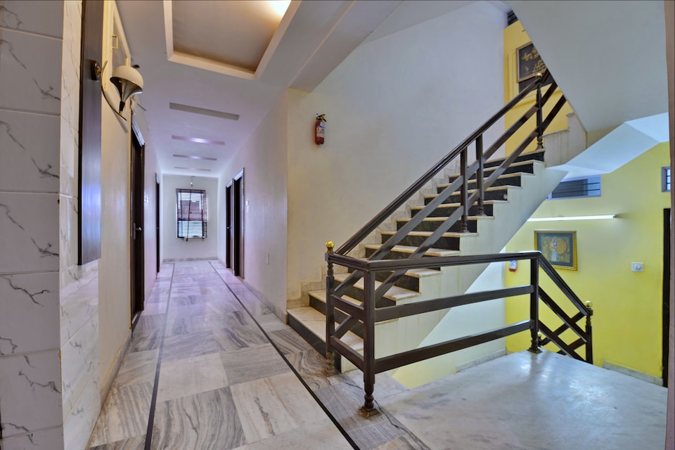 Collection O 3999 Hotel Aroma Classic, Sindhi Camp, Jaipur