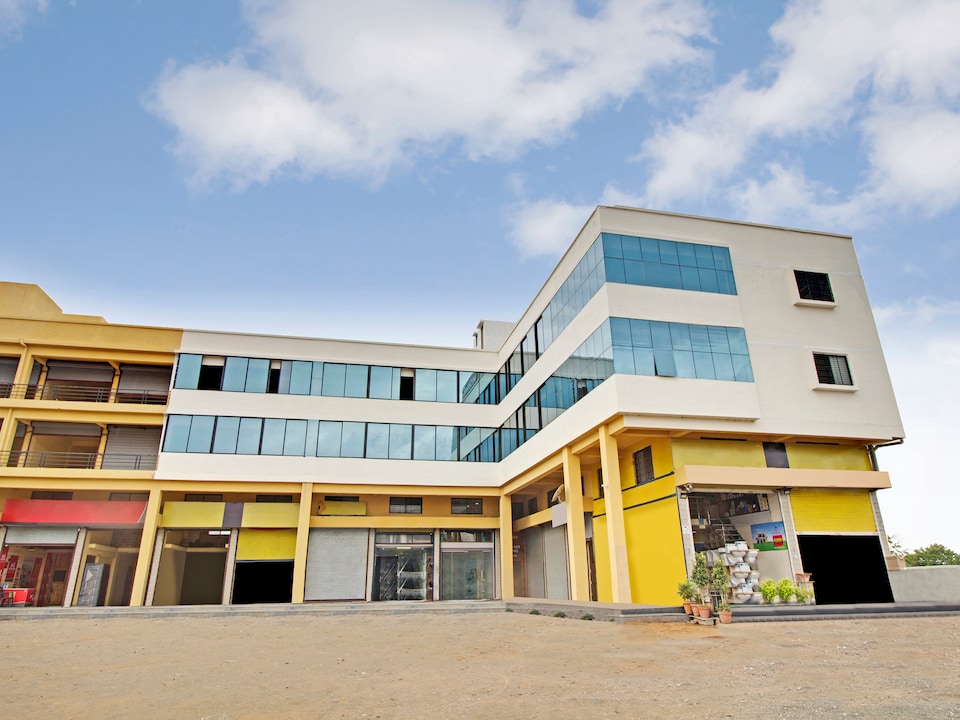 Capital O 44925 Hotel New Vaishnavi, Sinnar Nashik, Nashik