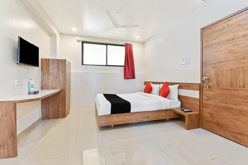 Capital O 44925 Hotel New Vaishnavi, Sinnar Nashik, Nashik