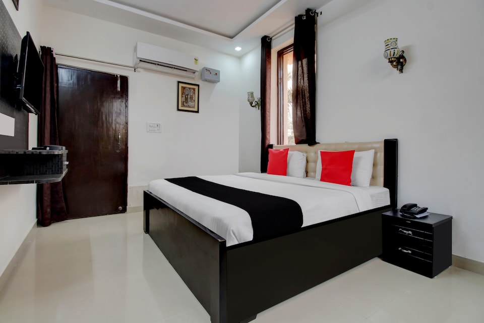 Capital O 44926 Elegance Resort, Prem Mandir Vrindavan, Vrindavan