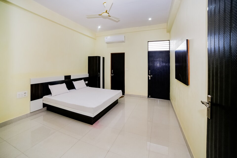 SPOT ON 44955 Shre Ganga Palace , Jhansi, Jhansi