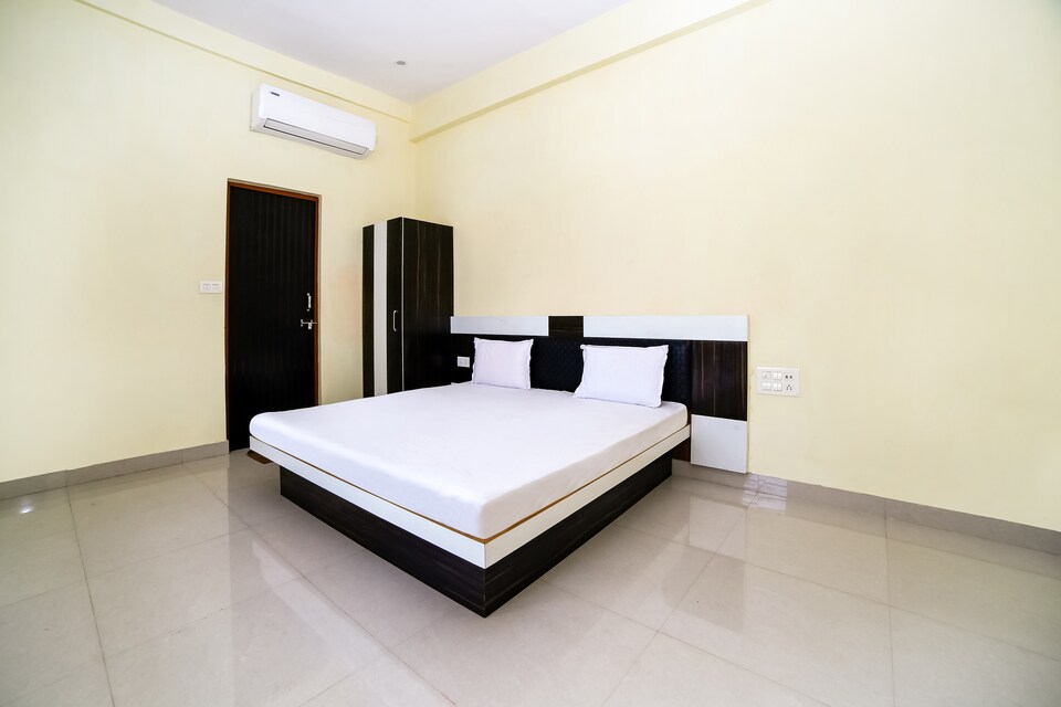 SPOT ON 44955 Shre Ganga Palace , Jhansi, Jhansi