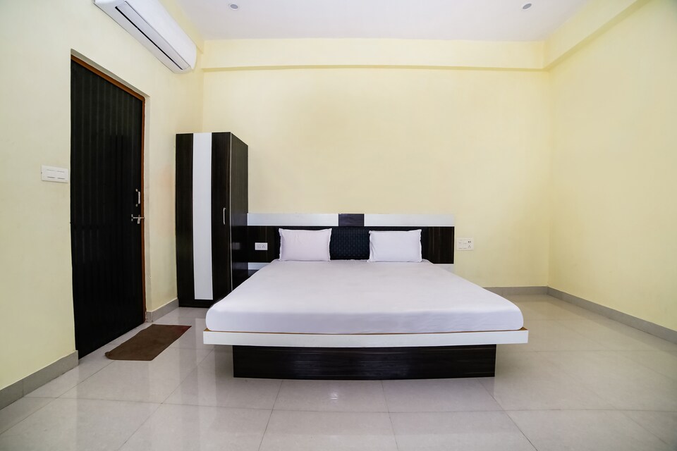 SPOT ON 44955 Shre Ganga Palace , Jhansi, Jhansi