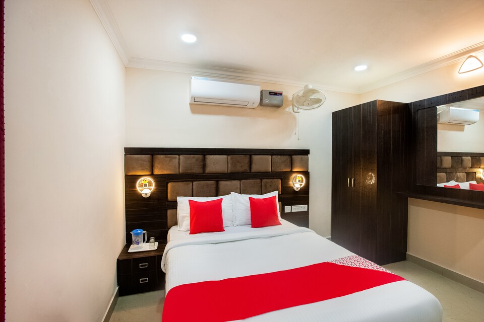 OYO 44958 Park Tower, Parrys, Chennai