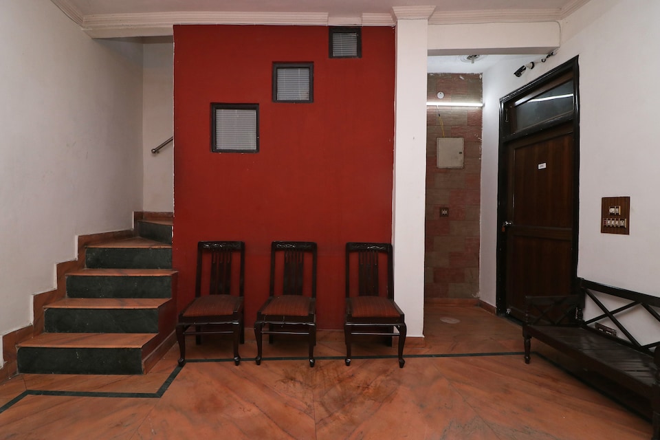 OYO 44980 Den International, Chhatarpur Delhi, Delhi