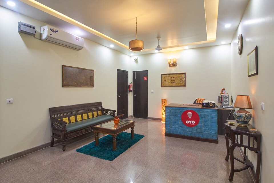 OYO Premium 448 Near Unitech Cyber Park, Medanta, Gurgaon