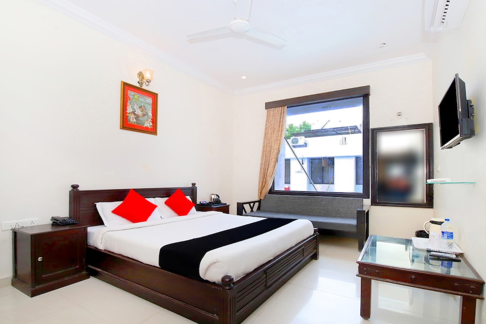 Capital O 44991 Times Fateh Vilas Resort, Fateh Sagar, Udaipur