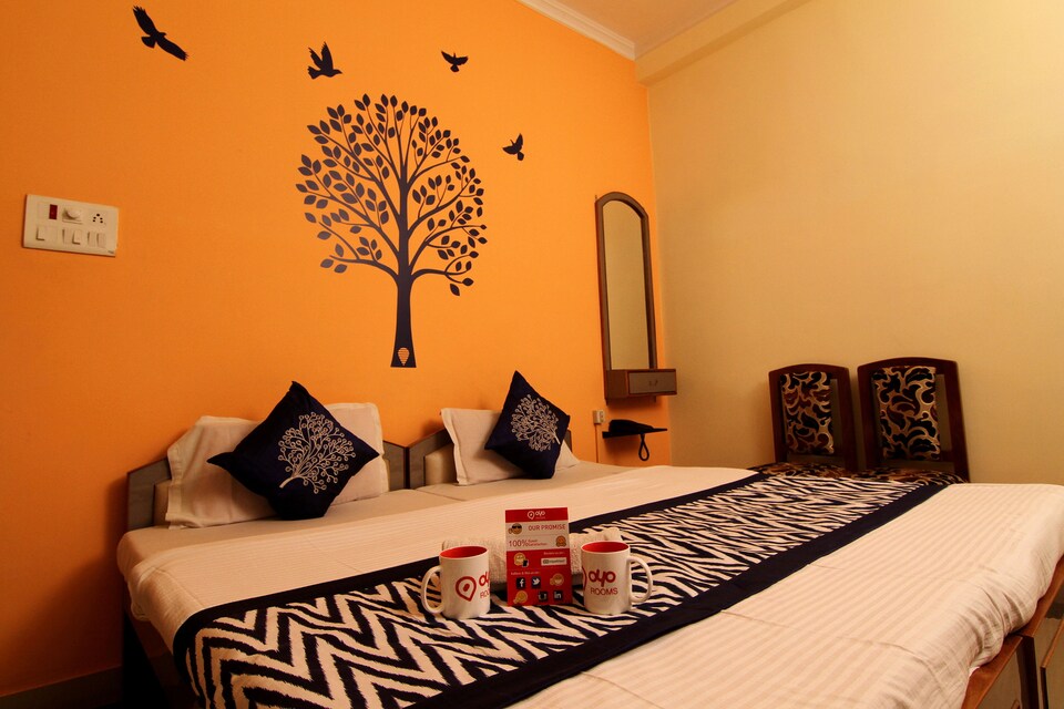 OYO 4005 Shanti Palace, Godowlia, Varanasi