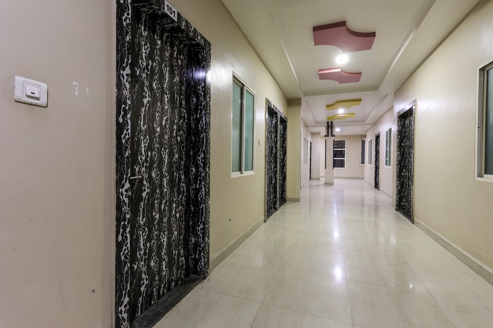 SPOT ON 45008 King Palace Marriage Hall, MG Road Indore, Indore