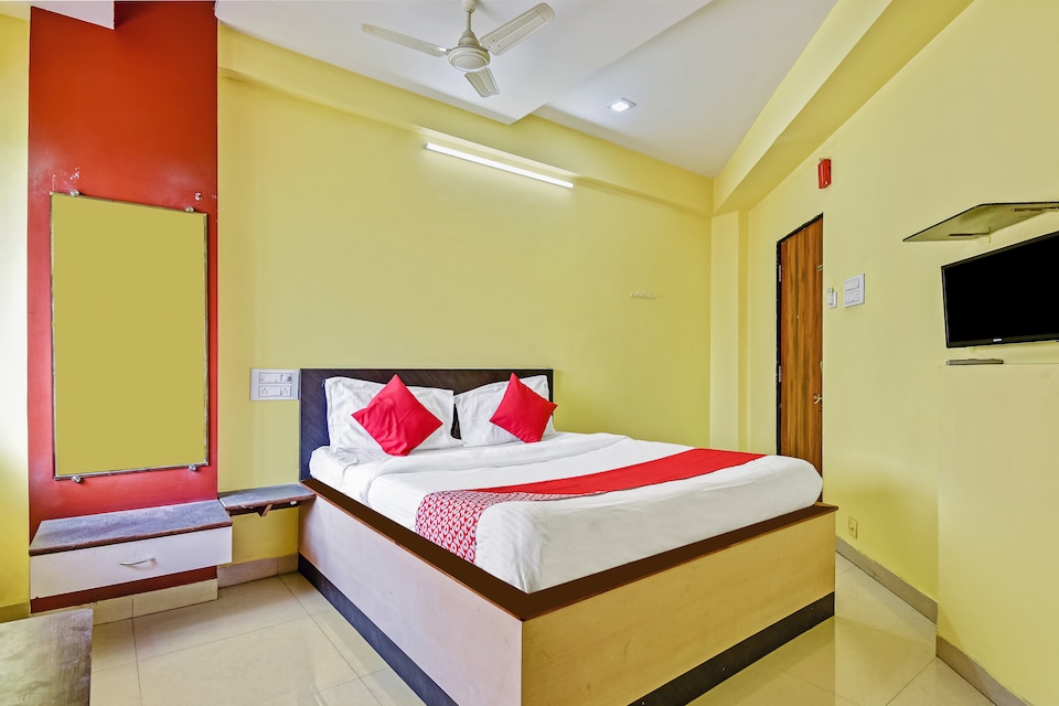 OYO Hotel Samarth Lodge, Solapur, Solapur