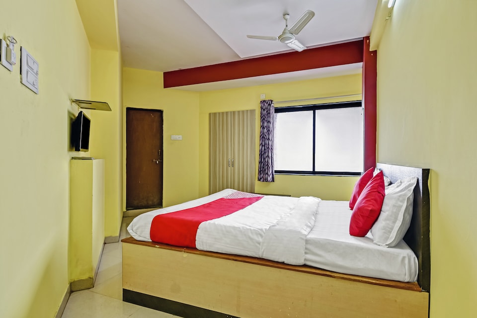 OYO Hotel Samarth Lodge, Solapur, Solapur