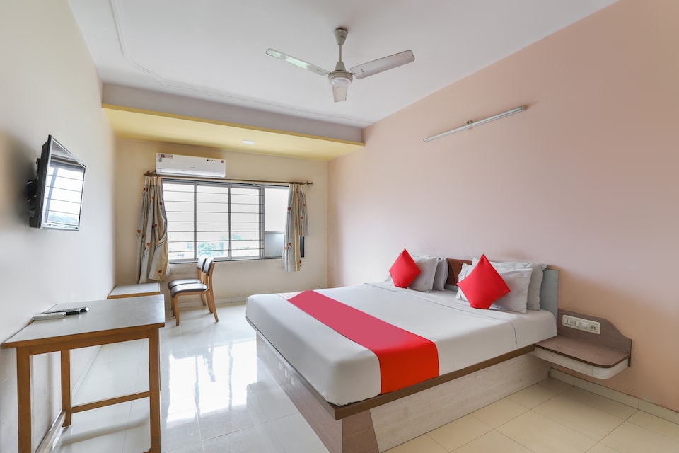 OYO 45022 Hotel Sunshine, Valsad, Valsad