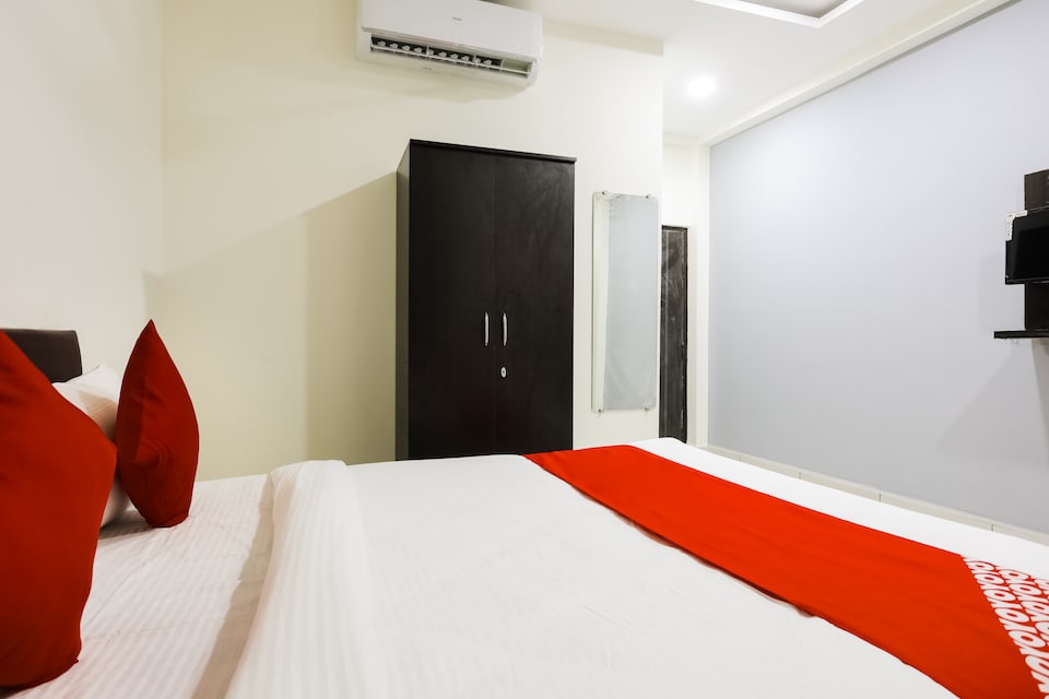 OYO 45032 Ramayank Resort, Pithampur, Pithampur