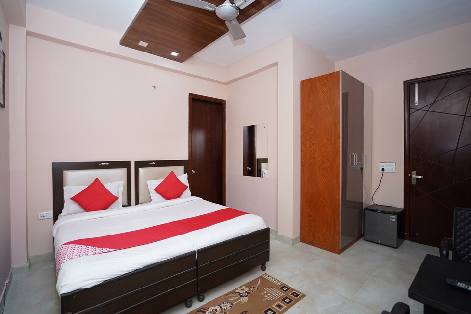OYO 45043 AB Residency, HUDA CENTRE 1, Gurgaon