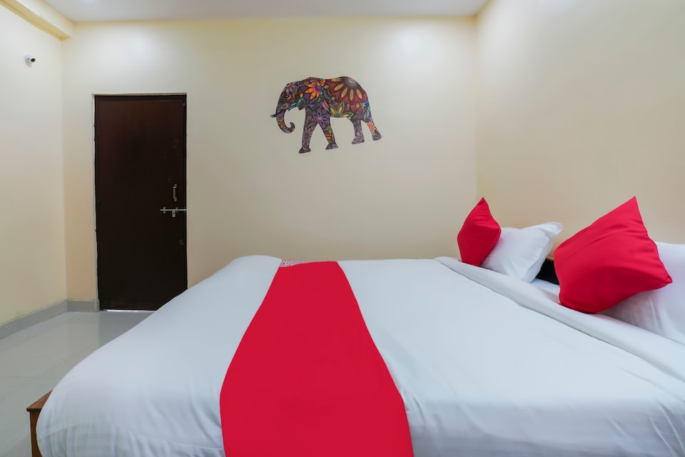 OYO V-hotel, Karimnagar, Karimnagar