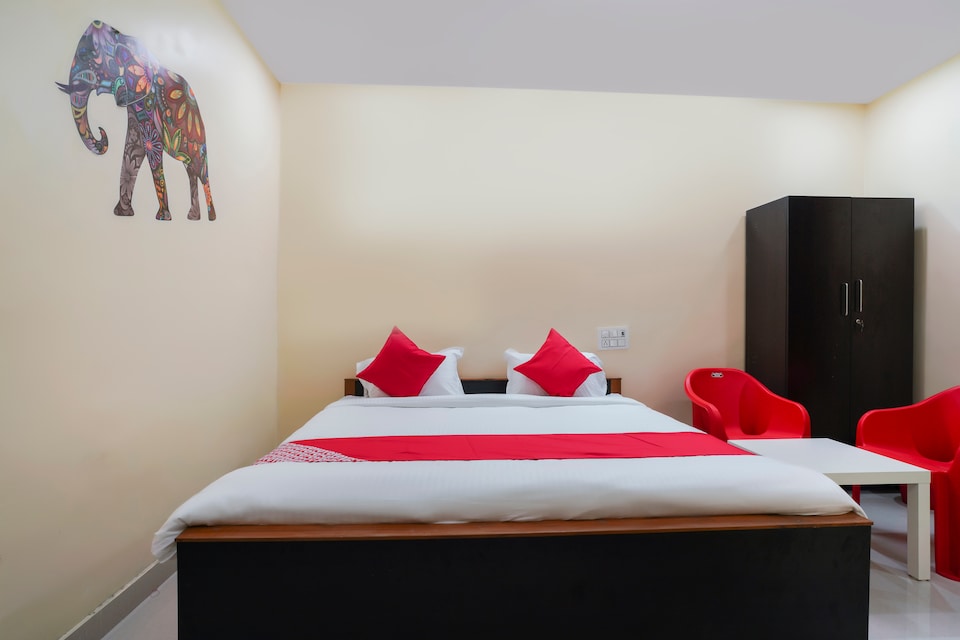 OYO V-hotel, Karimnagar, Karimnagar