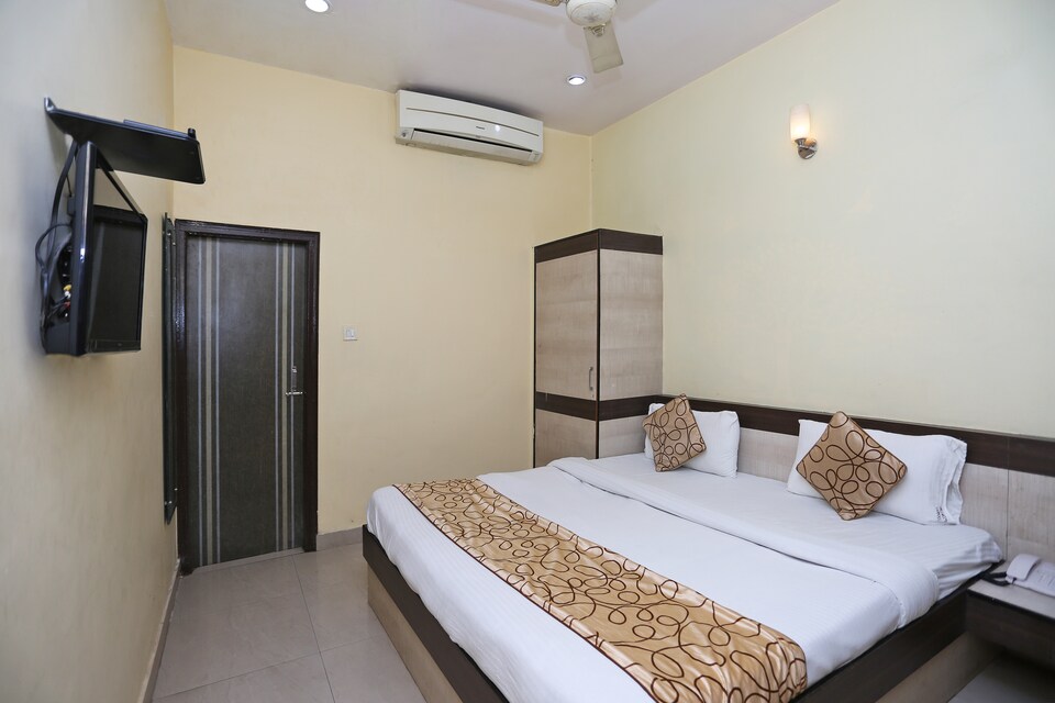 OYO Hotel Augusto, Godowlia, Varanasi
