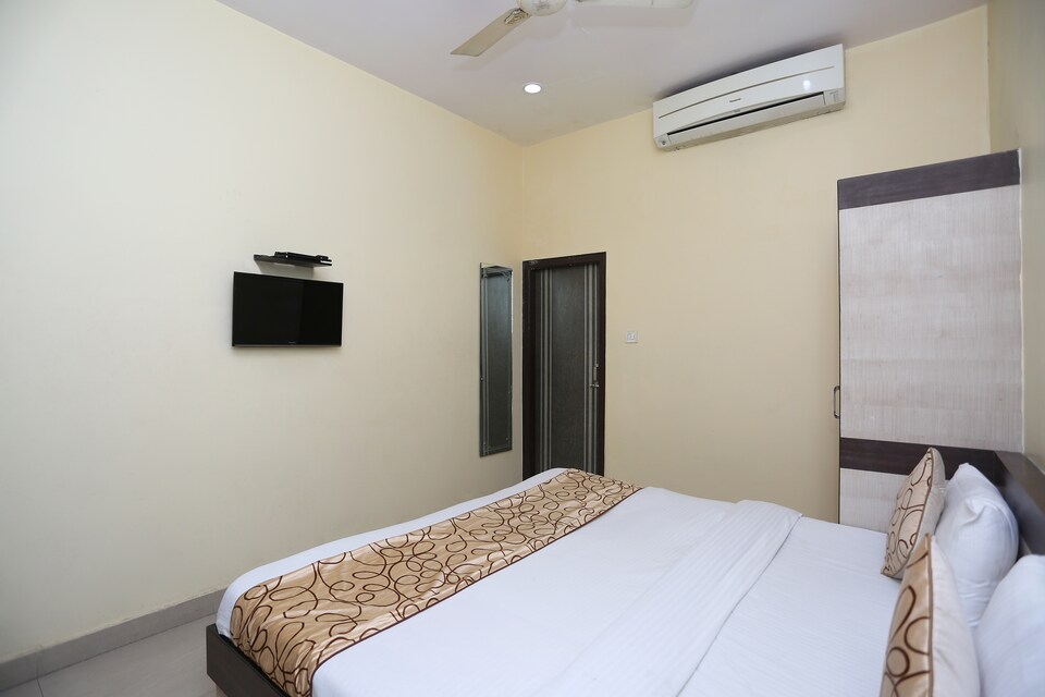 OYO Hotel Augusto, Godowlia, Varanasi