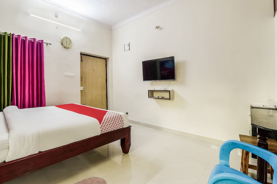 OYO 45066 Four Oaks Home Stay, Chittoor city, Chittoor