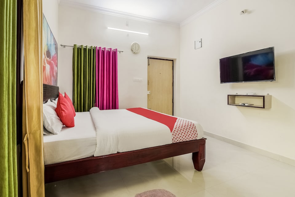 OYO 45066 Four Oaks Home Stay, Chittoor city, Chittoor