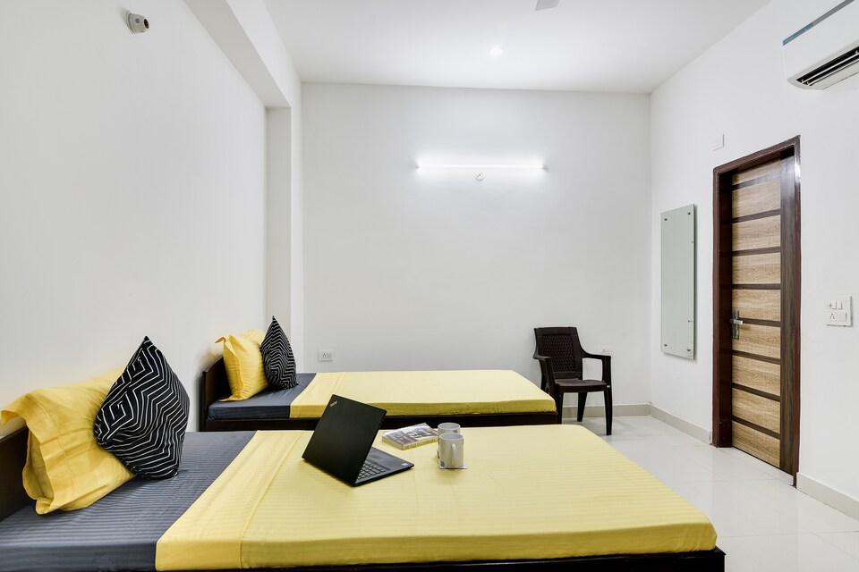 OYO LIFE GRG1573 MG Rd Metro Station, Old Gurgaon, Gurgaon