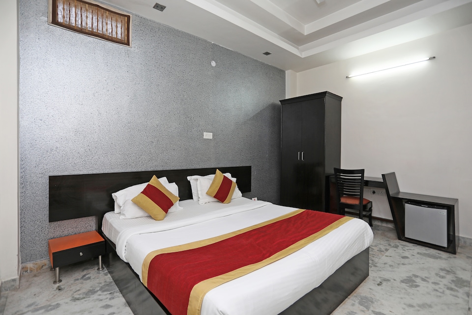 OYO Hotel Heaven Near Appu Ghar, HUDA CENTRE 1, Gurgaon