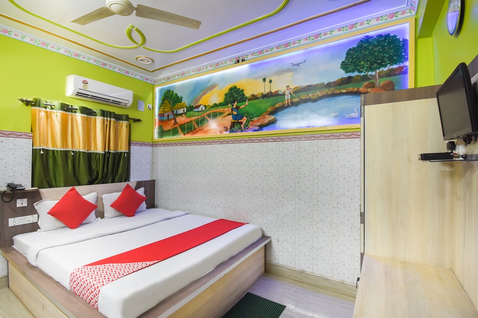 OYO 45088 Parboti Lodge, Tarapith, Tarapith