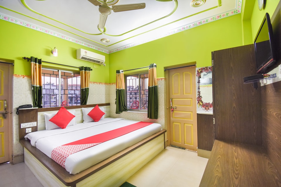OYO 45088 Parboti Lodge, Tarapith, Tarapith