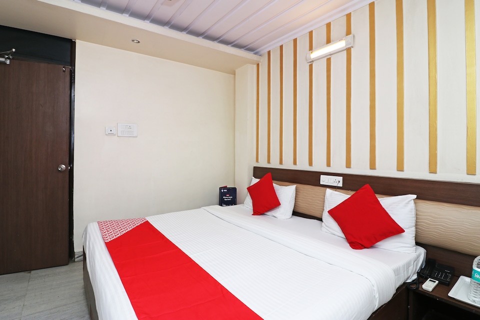 OYO 4011 Hotel Travellers Inn, New High Court Lucknow, Lucknow