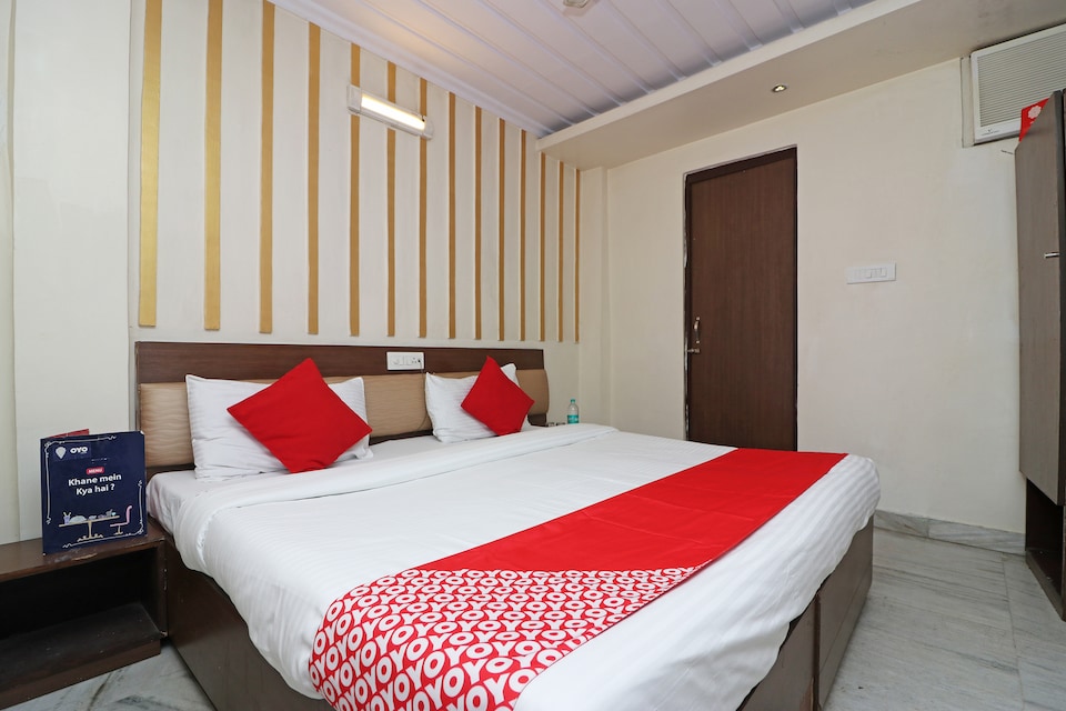 OYO 4011 Hotel Travellers Inn, New High Court Lucknow, Lucknow