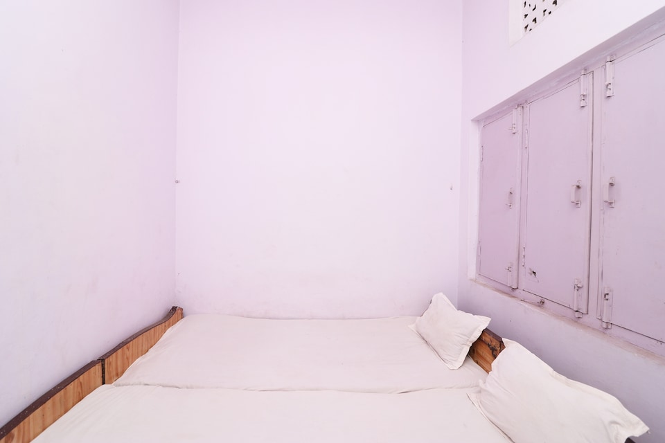 SPOT ON 45105 Bina Bhaban Guest House, Ruby Hospital Kolkata, Kolkata