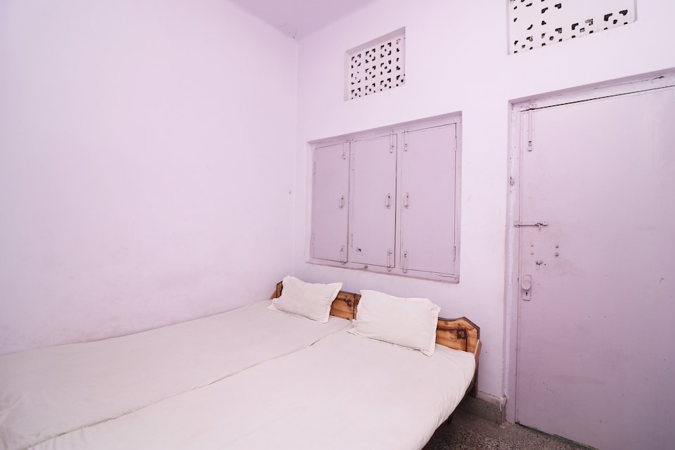 SPOT ON 45105 Bina Bhaban Guest House, Ruby Hospital Kolkata, Kolkata