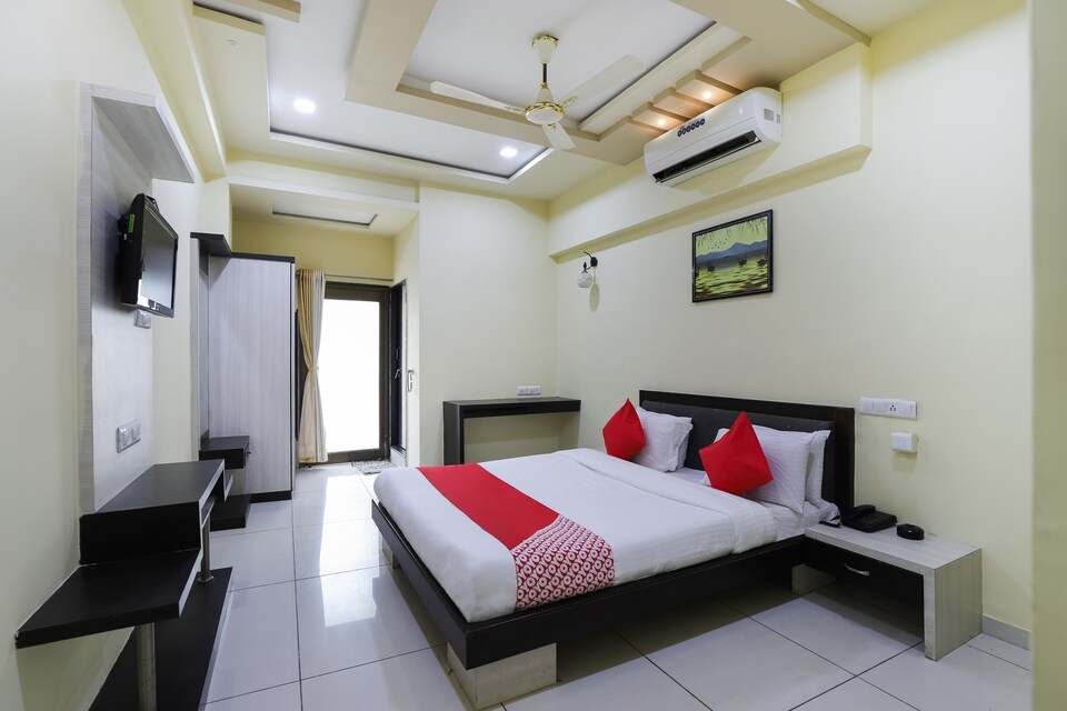 OYO 45110 Hotel Namo, Himmatnagar, Himmatnagar