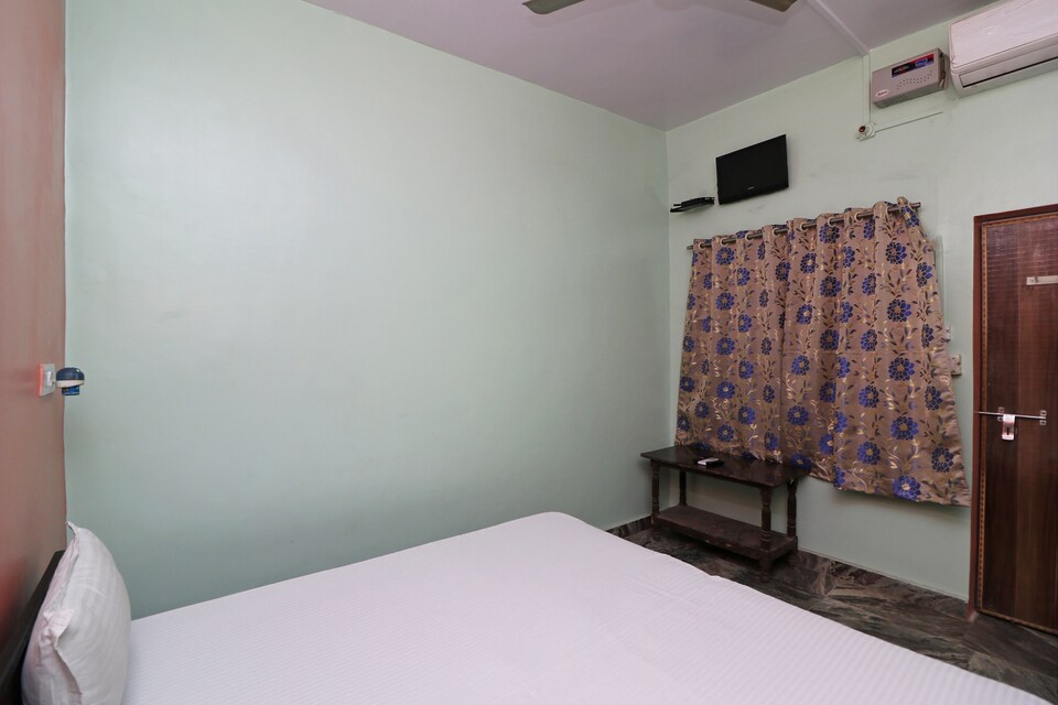 OYO 45150 Gopi Krishna Nishad Guesthouse, Mathura Station, Mathura