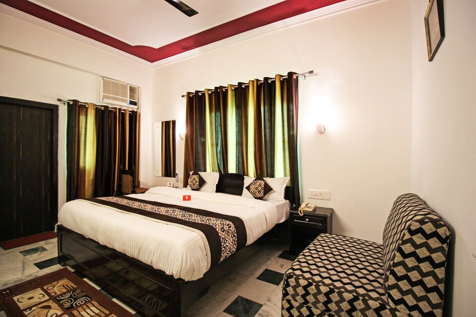 OYO 4014 Hotel Priya Agra, Shilpgram, Agra