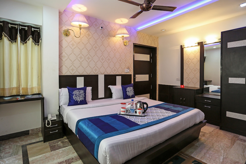 OYO Hotel Laxman Resort Agra, Fatehabad Road, Agra